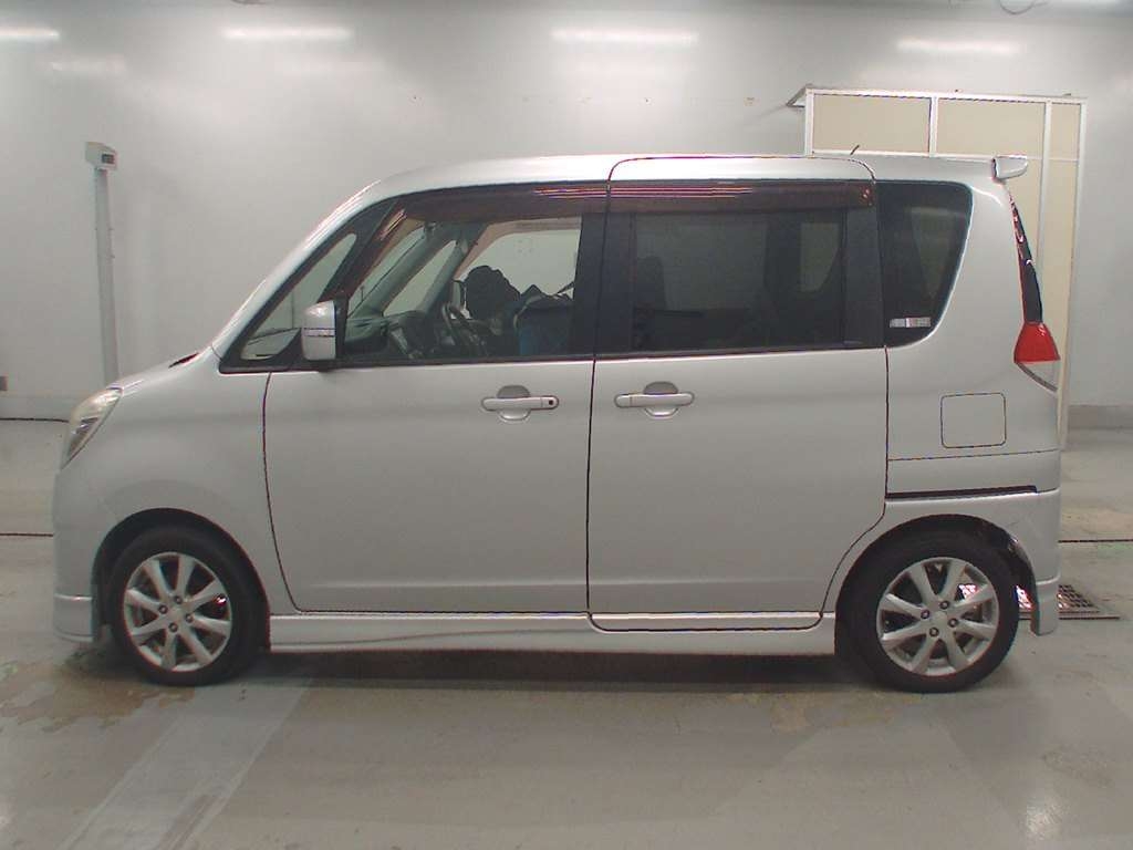 MITSUBISHI DELICA D:2