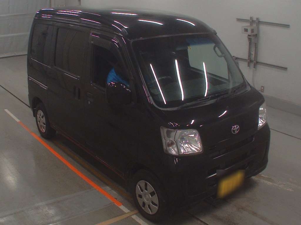 TOYOTA PIXIS VAN