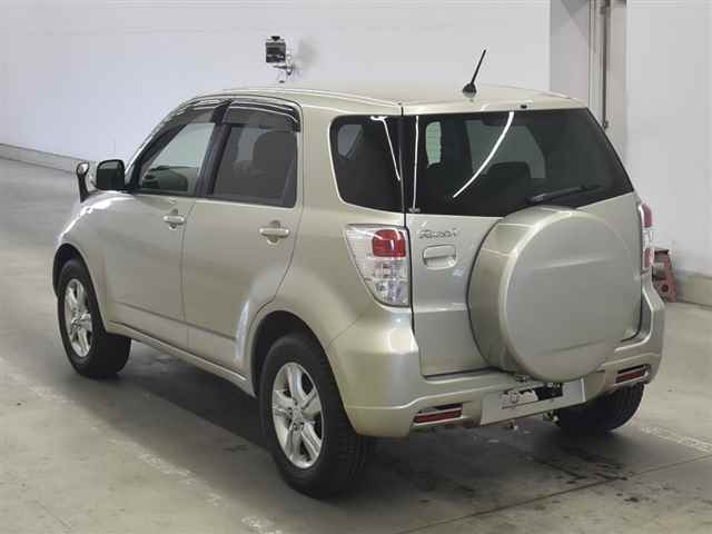 TOYOTA RUSH