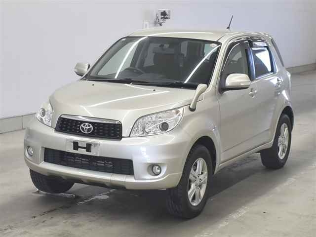 TOYOTA RUSH