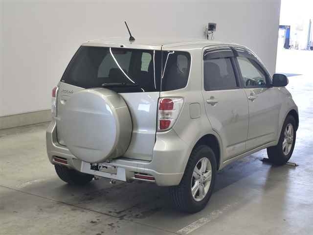 TOYOTA RUSH