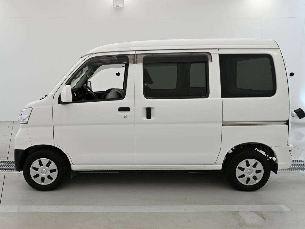 TOYOTA PIXIS VAN