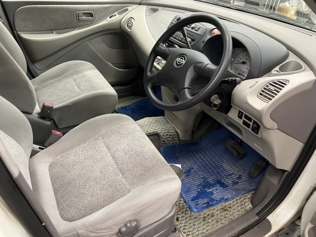 NISSAN TINO