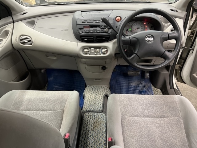 NISSAN TINO