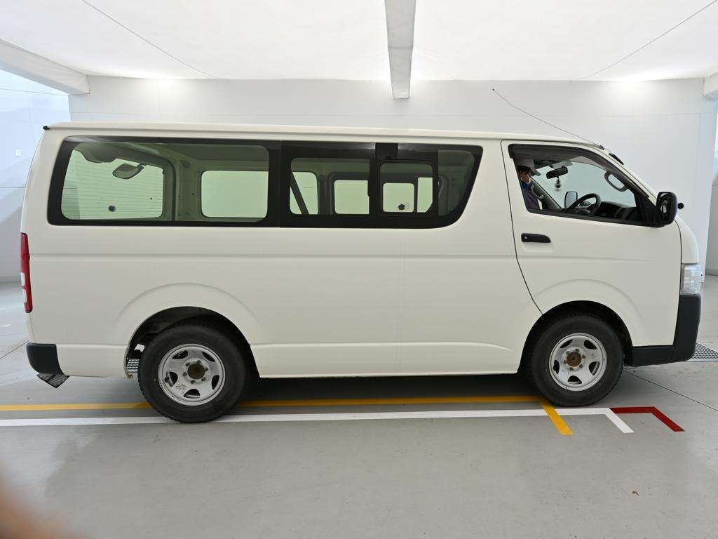TOYOTA REGIUS ACE