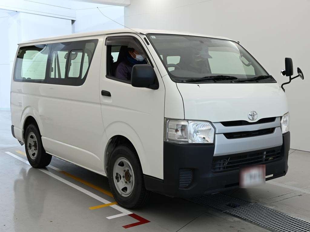 TOYOTA REGIUS ACE