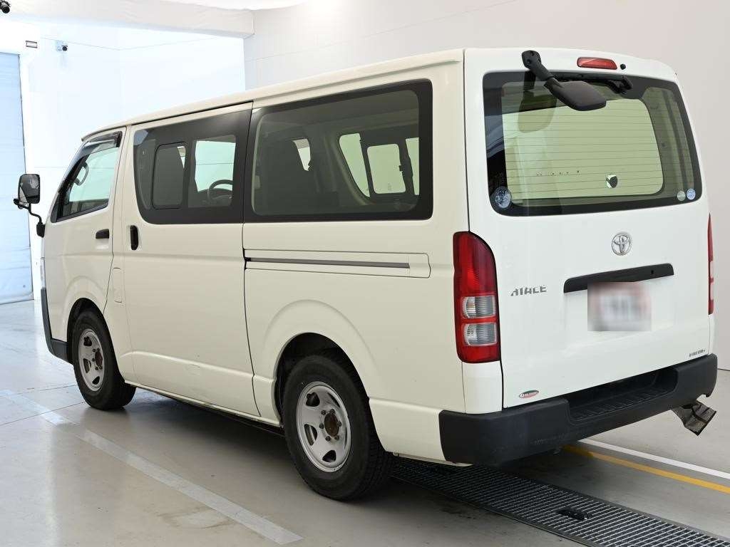 TOYOTA REGIUS ACE