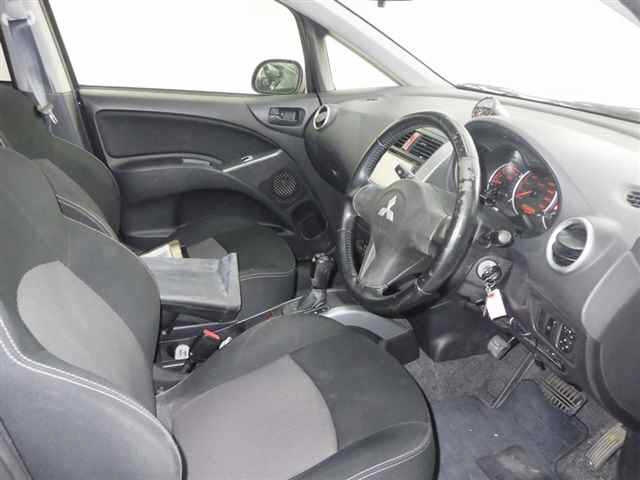 MITSUBISHI COLT