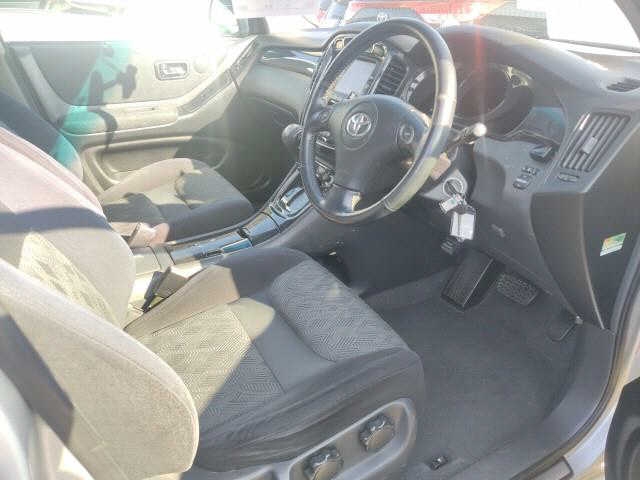TOYOTA KLUGER V