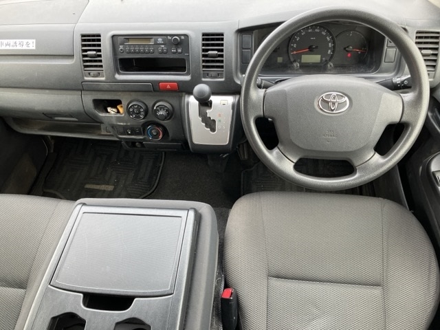 TOYOTA REGIUS ACE