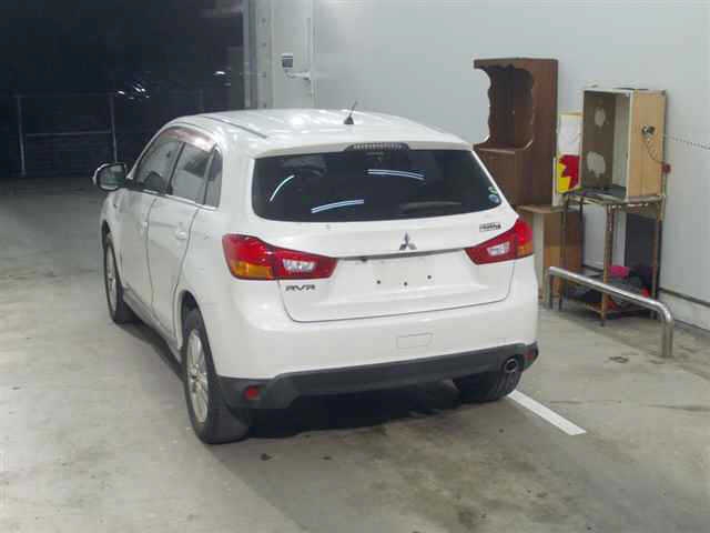 MITSUBISHI RVR