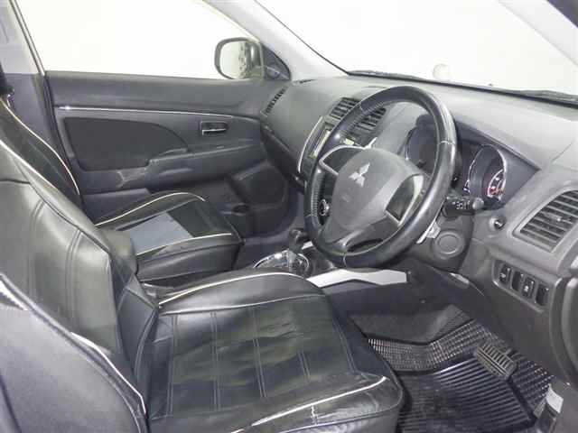 MITSUBISHI RVR