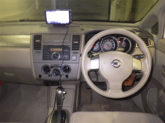 NISSAN TIIDA LATIO