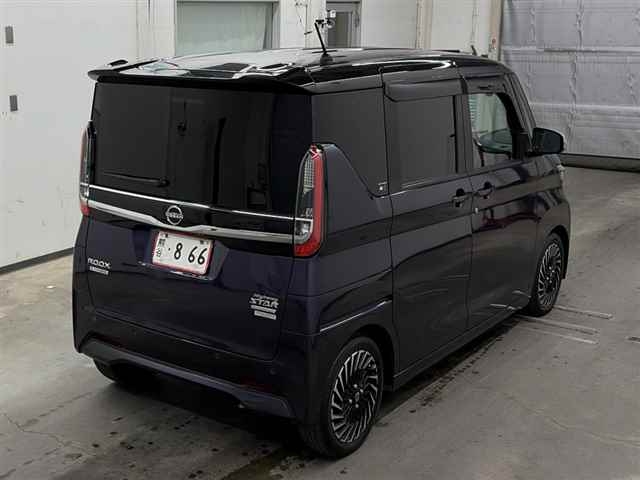 NISSAN ROOX