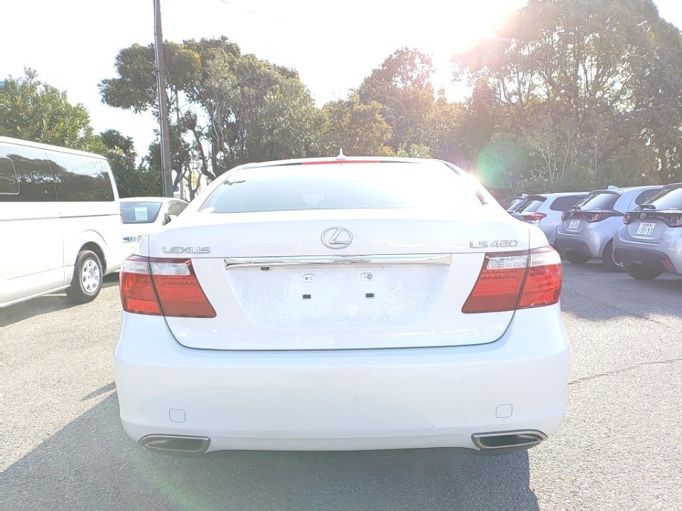 LEXUS LS460
