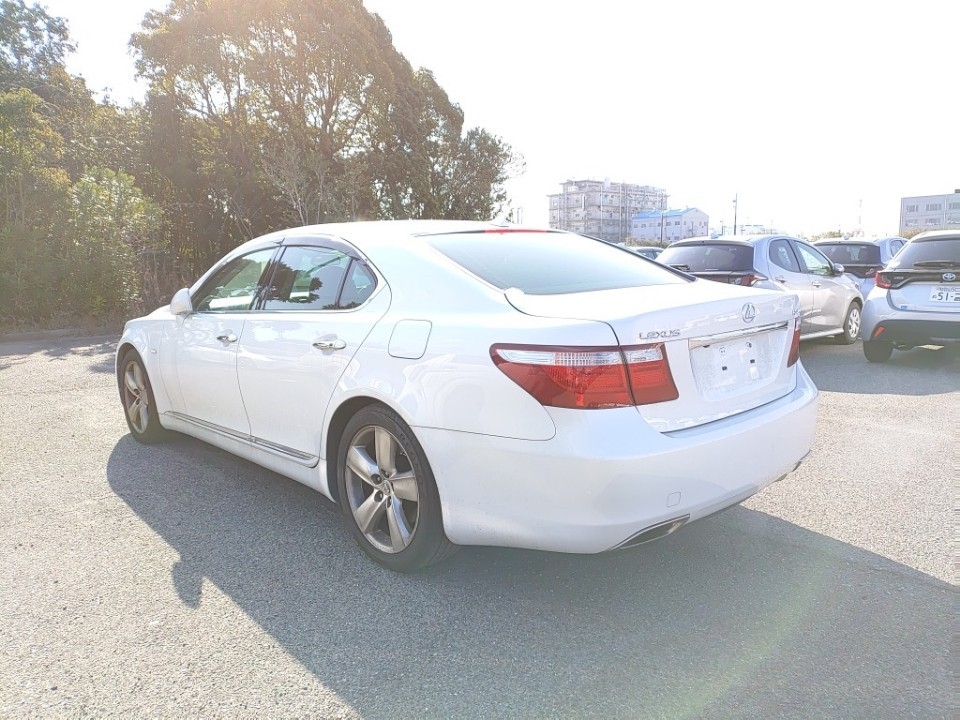 LEXUS LS460