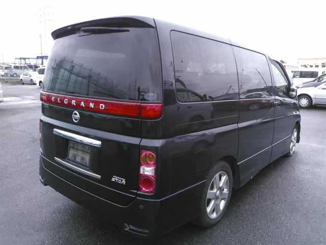 NISSAN ELGRAND