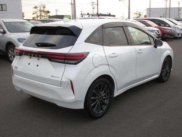 NISSAN AURA