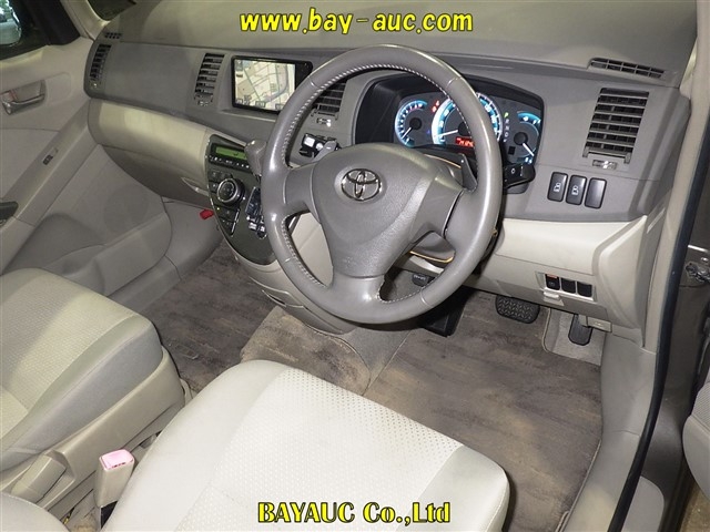 TOYOTA ISIS