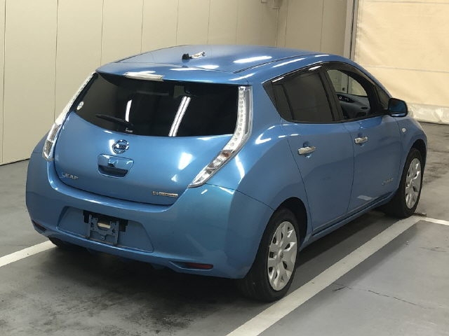 NISSAN LEAF