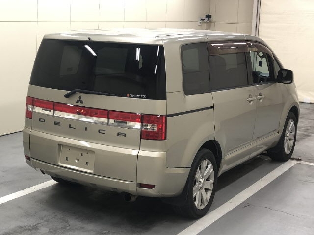 MITSUBISHI DELICA D:5