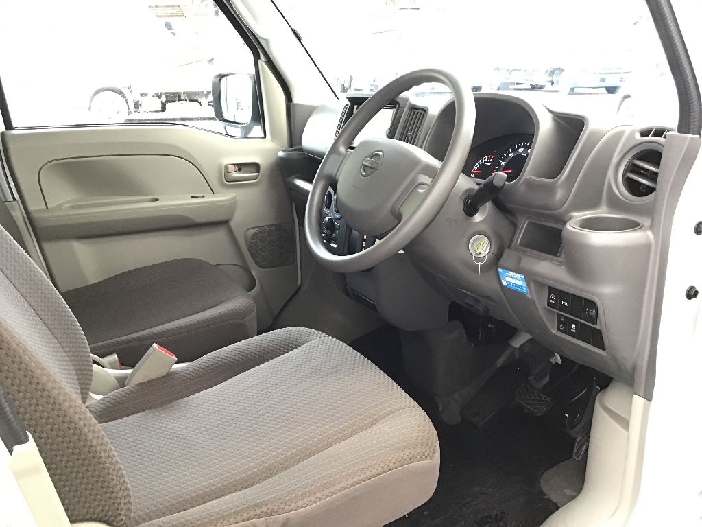 NISSAN NV100 CLIPPER