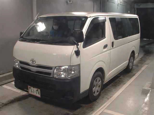 TOYOTA REGIUS ACE