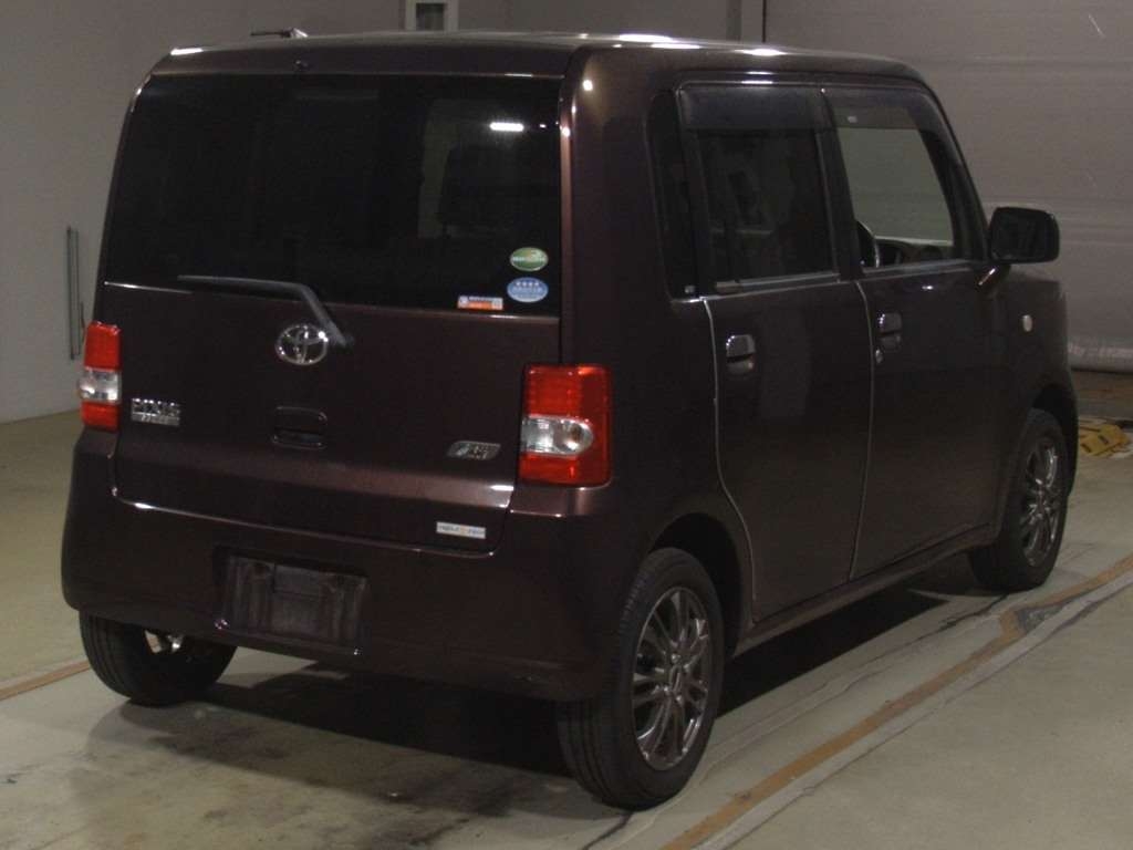 TOYOTA PIXIS SPACE