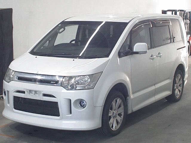 MITSUBISHI DELICA D:5