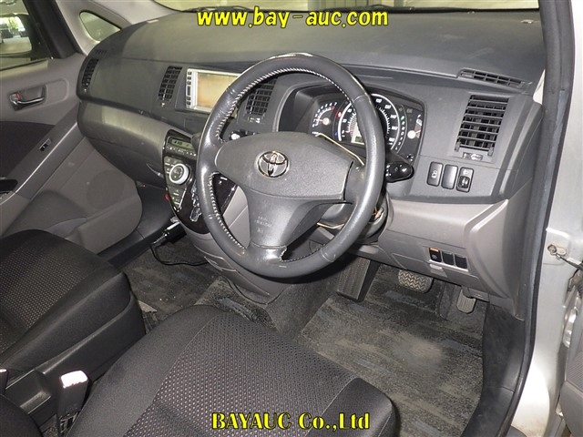 TOYOTA ISIS