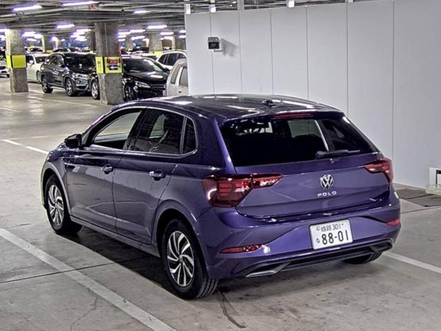 VOLKSWAGEN POLO