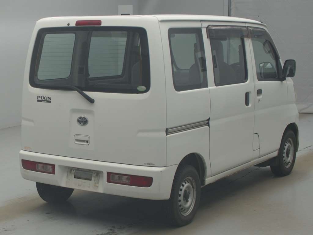 TOYOTA PIXIS VAN