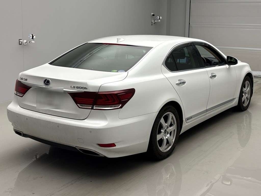 LEXUS LS600H