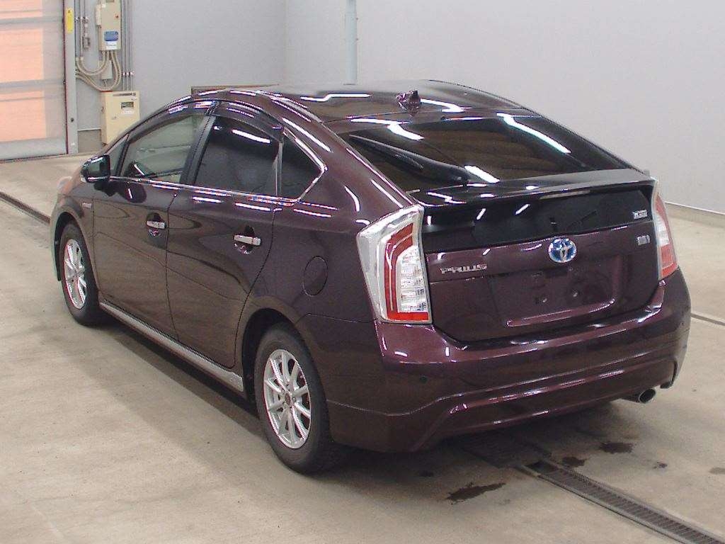 TOYOTA PRIUS
