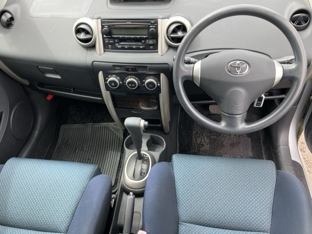 TOYOTA IST