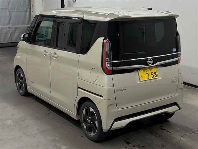 NISSAN ROOX