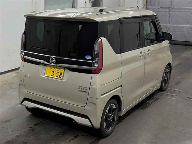 NISSAN ROOX