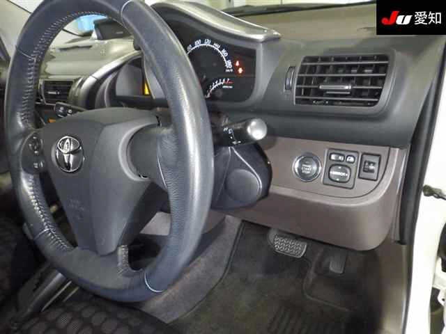 TOYOTA IQ