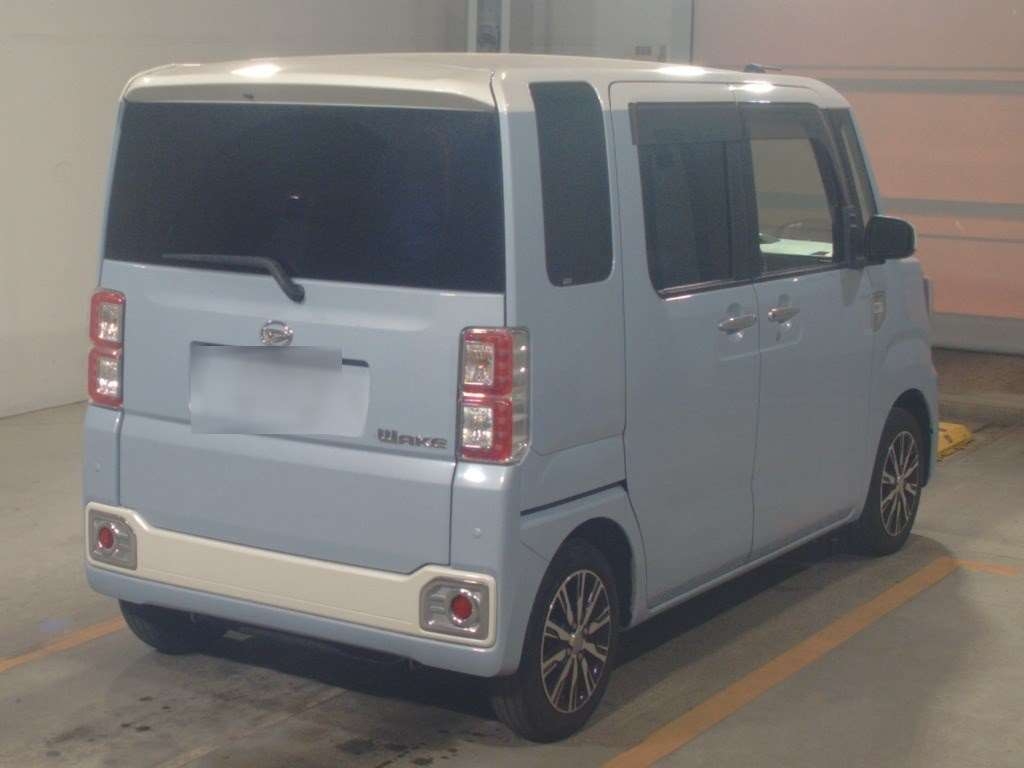 DAIHATSU WAKE