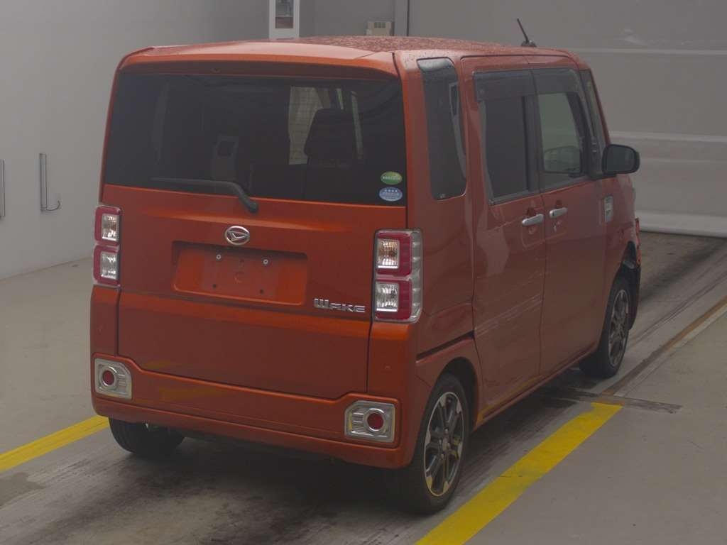 DAIHATSU WAKE