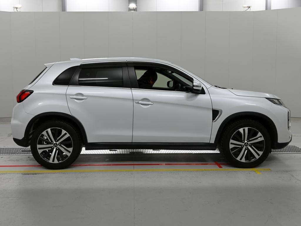 MITSUBISHI RVR