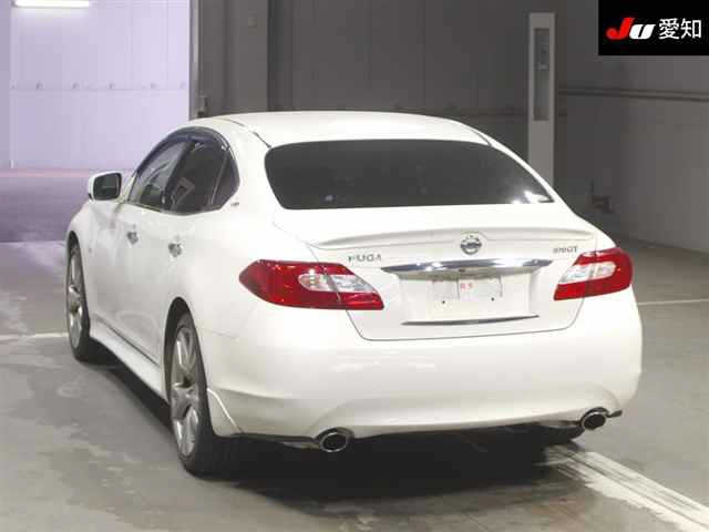 NISSAN FUGA