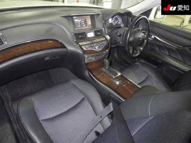 NISSAN FUGA
