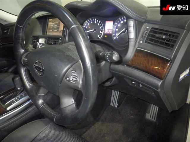 NISSAN FUGA