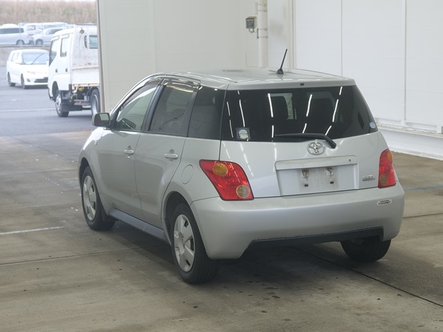 TOYOTA IST