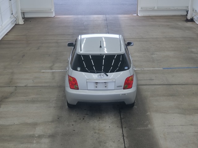 TOYOTA IST