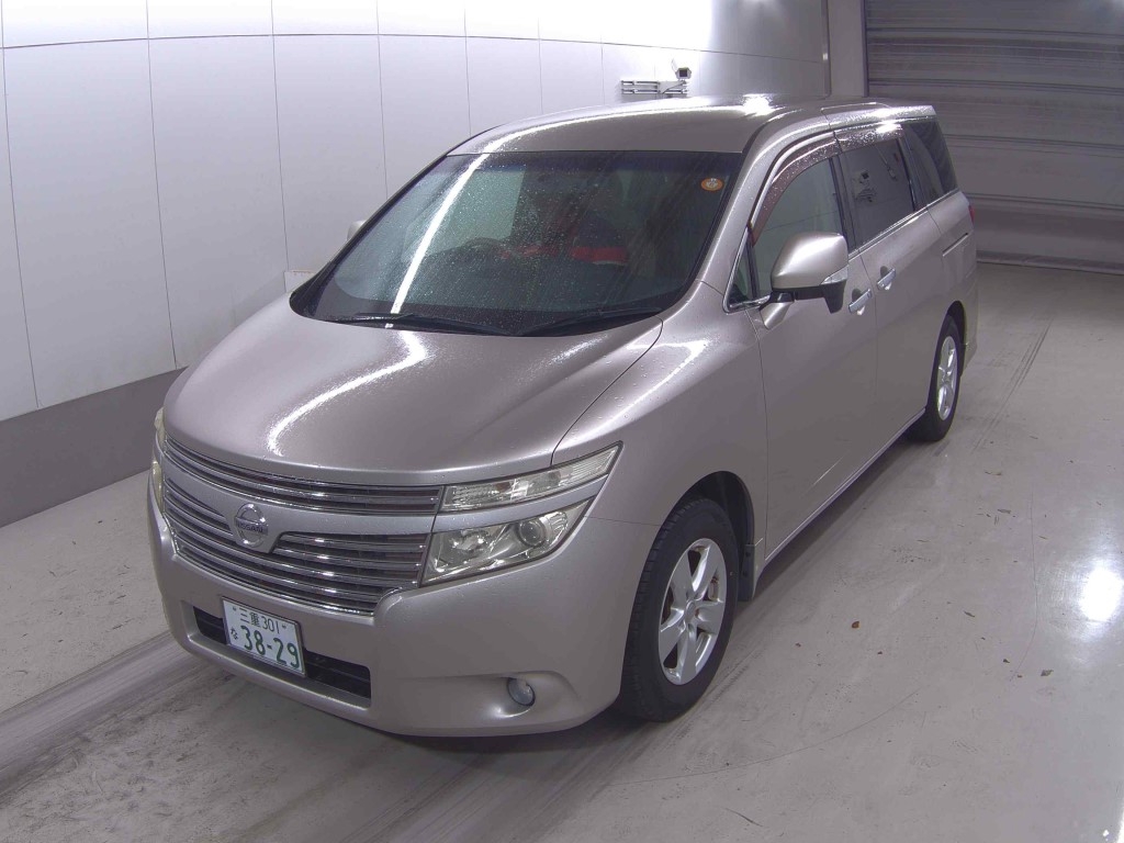 NISSAN ELGRAND