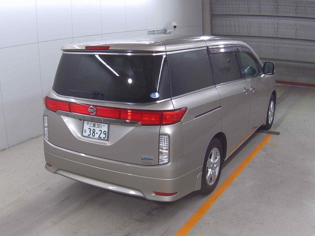 NISSAN ELGRAND