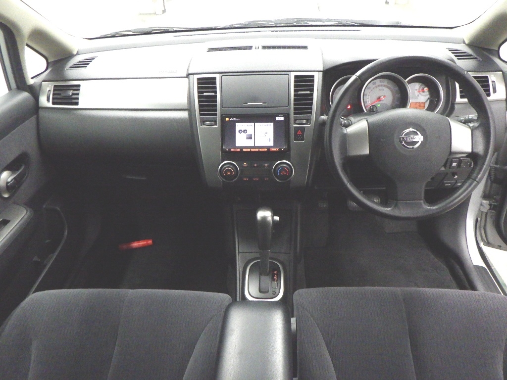 NISSAN TIIDA LATIO