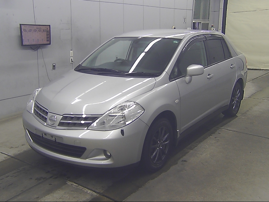 NISSAN TIIDA LATIO